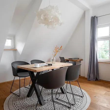 Lägenhet Altbauwohnung Im Schloesschen Uberlingen
